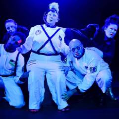 01 revelation MARS - onstage2